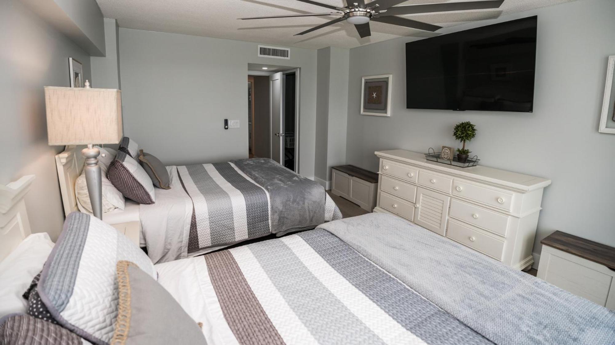 New Rental - 3Br 3Ba Corner Beachfront - 2024 Remodel - 3 Pools, Tiki Hut, Gym, Tennis Panama City Beach Exterior foto