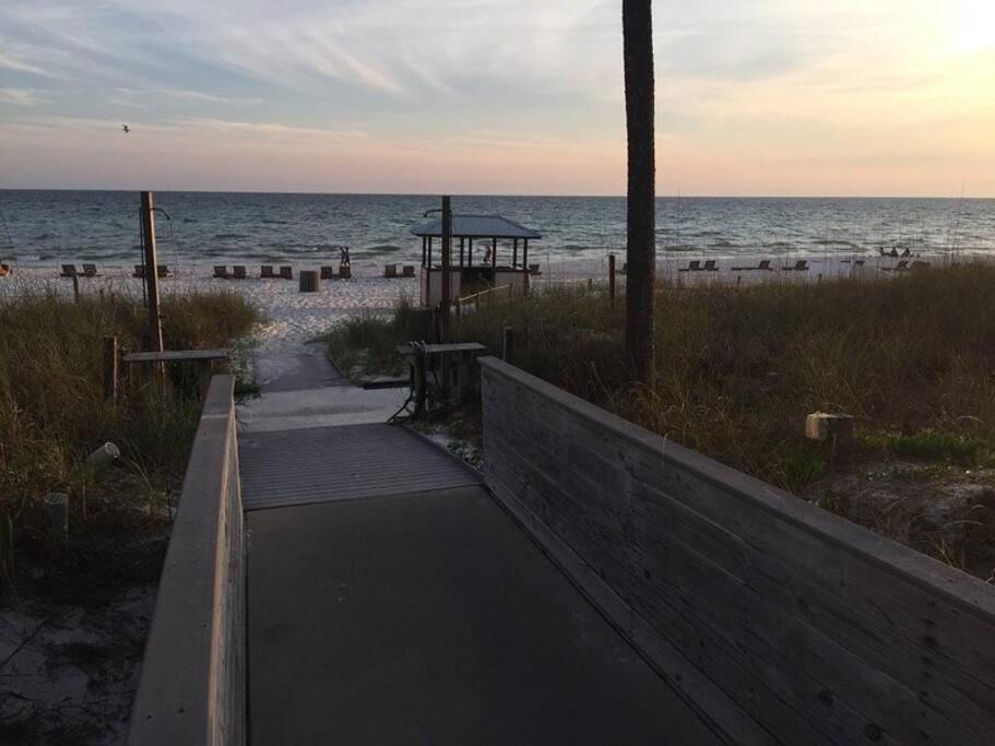 New Rental - 3Br 3Ba Corner Beachfront - 2024 Remodel - 3 Pools, Tiki Hut, Gym, Tennis Panama City Beach Exterior foto